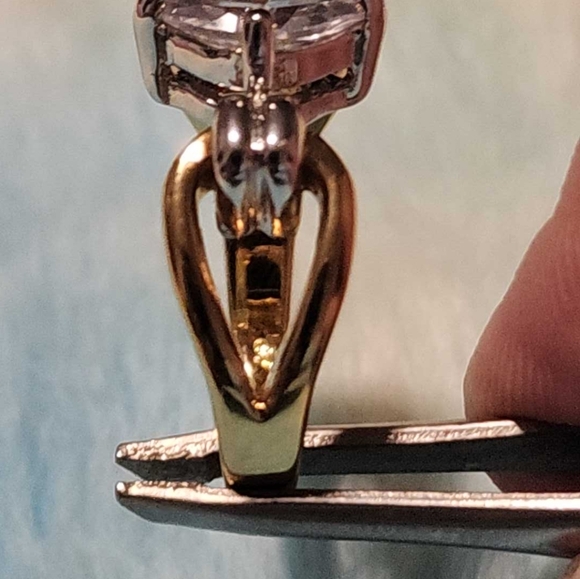 CZ pear shaped, yellow and white gold tone size 9 - Picture 4 of 7